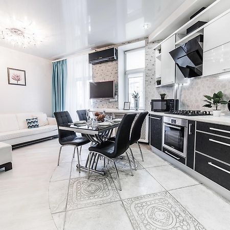 Mgapartments 3 Rooms Miasnikova Sq. Vip Минск Екстериор снимка