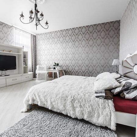 Mgapartments 3 Rooms Miasnikova Sq. Vip Минск Екстериор снимка