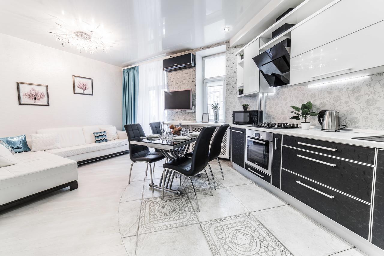 Mgapartments 3 Rooms Miasnikova Sq. Vip Минск Екстериор снимка