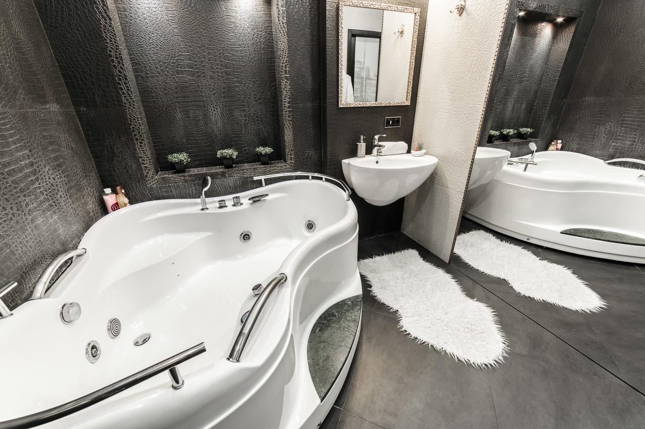 Mgapartments 3 Rooms Miasnikova Sq. Vip Минск Екстериор снимка
