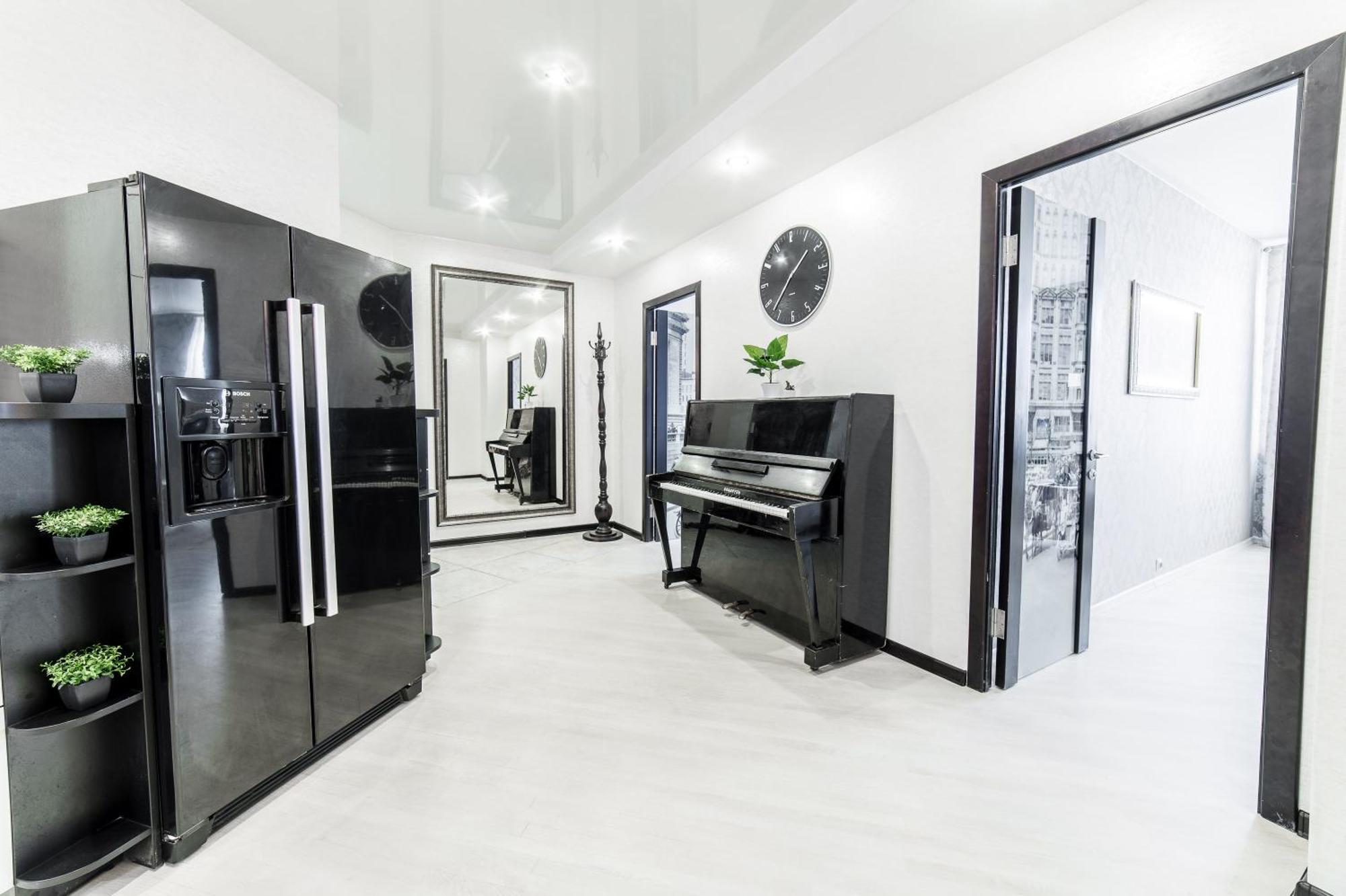 Mgapartments 3 Rooms Miasnikova Sq. Vip Минск Екстериор снимка